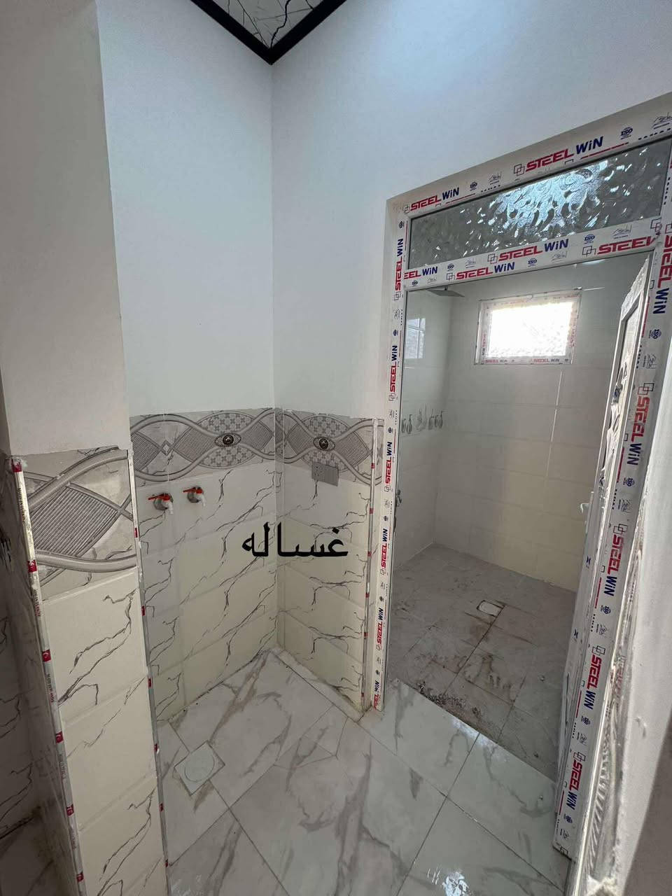 السلام عليكم
🔴🔴🔴
دار للبيع مساحه الدار 55 متر موصل حي الانتصار ***********
***********شارع 30 قرب سايدين معمل الغاز الدار يتكون من 
غرفه نوم 💤 واستقبال وهول ومطبخ وصحيات وبيتونه
سند طابوالزهور شرط التحويل👉 سعر الدار 43 وبي مجال للاستفسار الاتصال الارقام التاليه✅👉👉 
***********
***********
مكتب عمر غالب لتجاره لعقارات
العنوان حي الانتصار شارع 20
خلف جامع خلفاء الرسول
