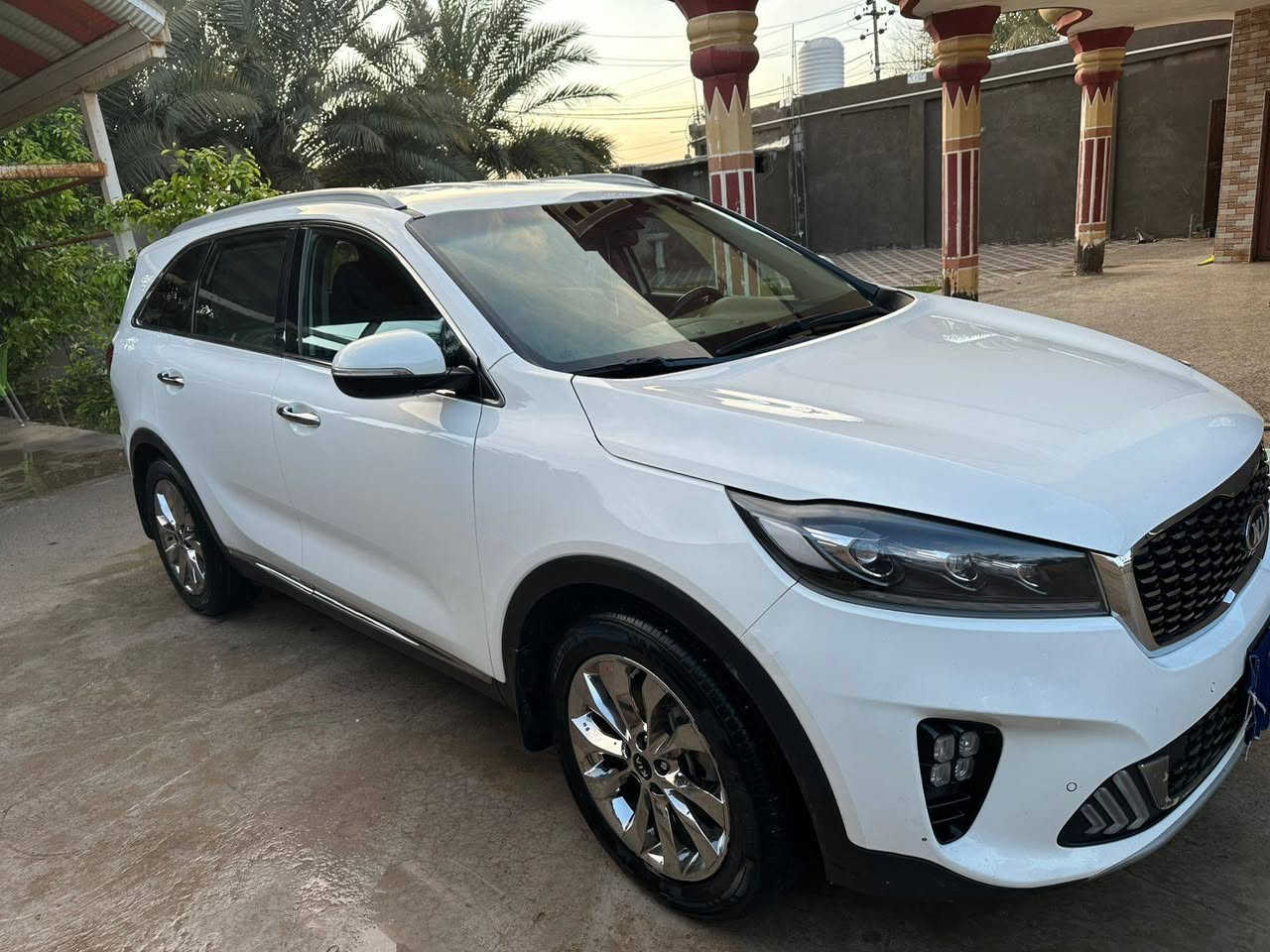 كيه سورنتو موديل ٢٠٢٠ خليجي مكينه ٦ سلندر   ٣ قطع تبريد شاشه كبيره حساس امامي خلفي داخل جلد  رقم بغداد نكليزي ٧ راكب مكفوله كفاله عامه من الصبغ التبديل والبارد فول مواصفات عدا البنرامه مكان حله ورديه خارج ***********
