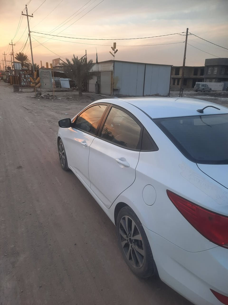 سلام عليكم اكسنت موديل ٢٠١٧ رقم كربلاء بأسمي سنويه ٢٠٣٠  اشتريته مكفوله بس مااخذت سونار اليريد يشتري ياخذه سونار او بقت يمه ،مكينه 1600 ، السعر 113 وبيه مجال قليل رقم الموبايل ***********
