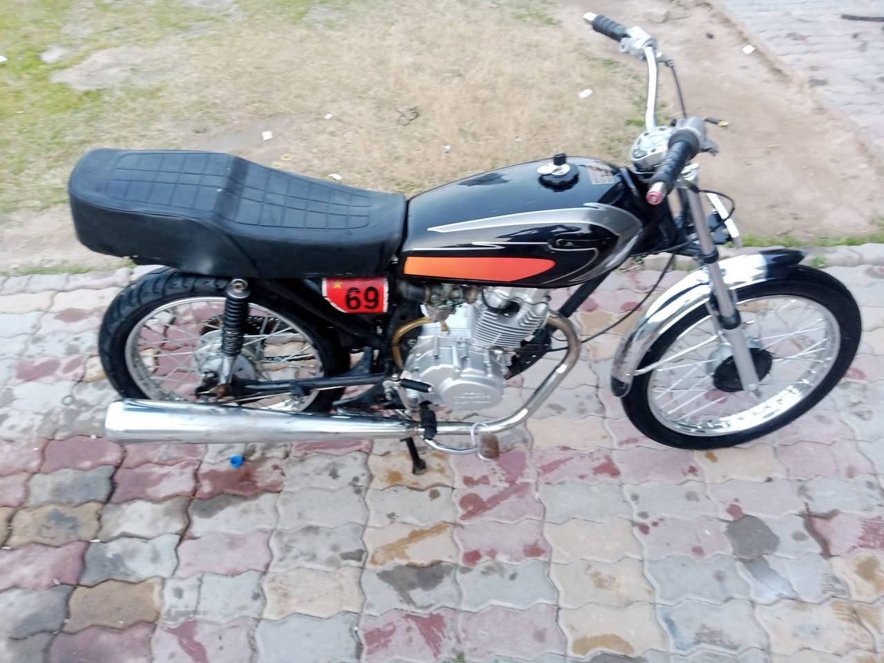 دراجة نامه 4كير  للبيع او مراوس بجهاز ايفون دراجة اصولي منفيس فقط نشاط فول نضافه كدام عينك محرك مفتوح نعومه فول دراجه نضيفه السعر 350 مو شراي لا تعلق مكان الرمادي الخمسه كيلو للستفسار ***********
