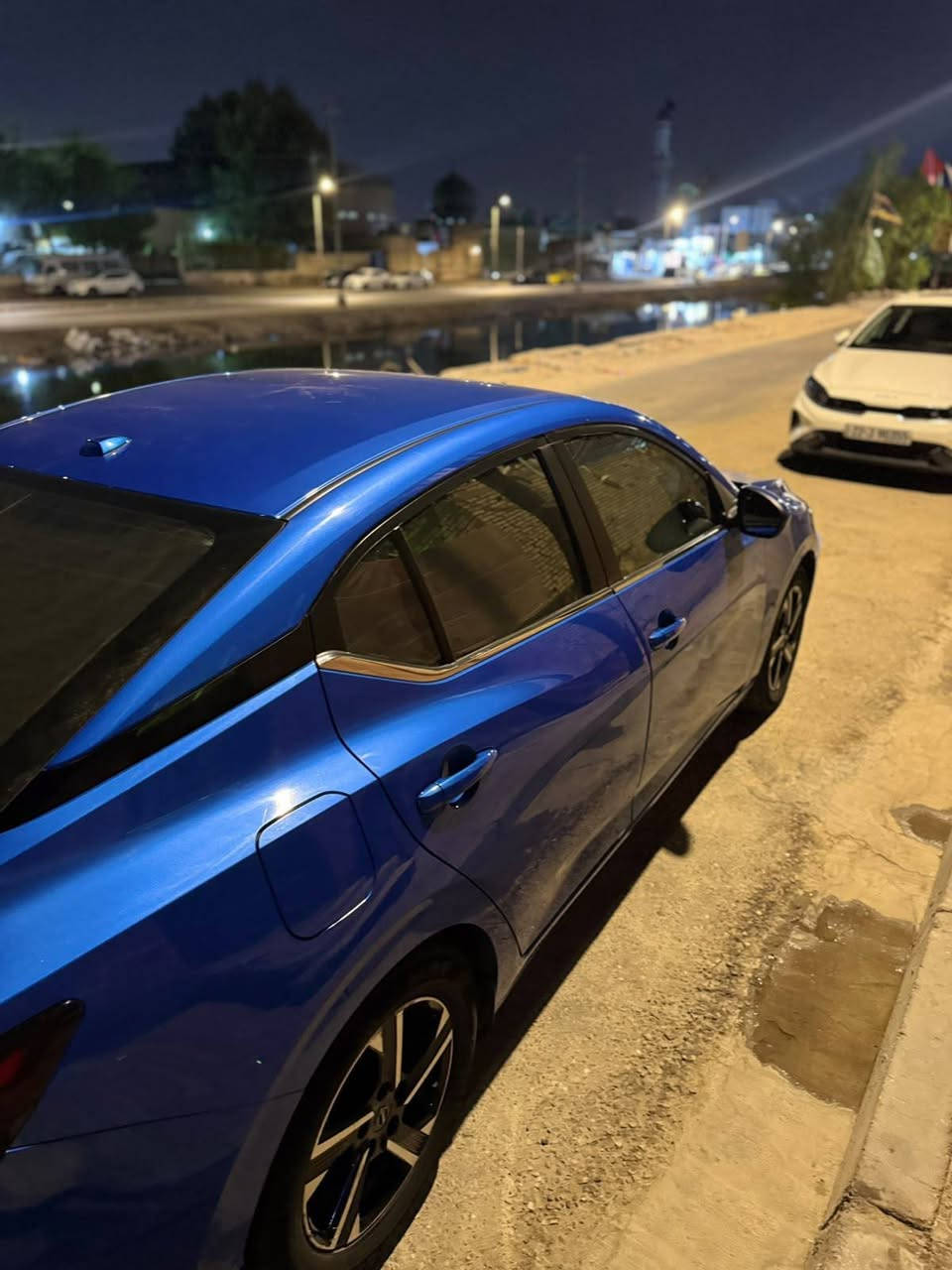 نيسان سينترا  2025
محرك 2000🔹
رقمها بصرة ذوي شهداء
حادثها : كما موضح بالصورة
 🔵 مواصفات الـ المعروفة :
١. ثلاث انظمة قيادة رياضي - اعتيادي - اقتصادي
٢. حساسات خلفية مانع تصادم
٣. كروز مثبت سرعة
٤. رادار جانبي اشارة نقطة عمياء.
٥. بصمة و بصمة ابواب💠
العنوان : البصرة / الاصمعي 
للتواصل والاستفسار :***********
السعر :138 قابل للتفاوض
