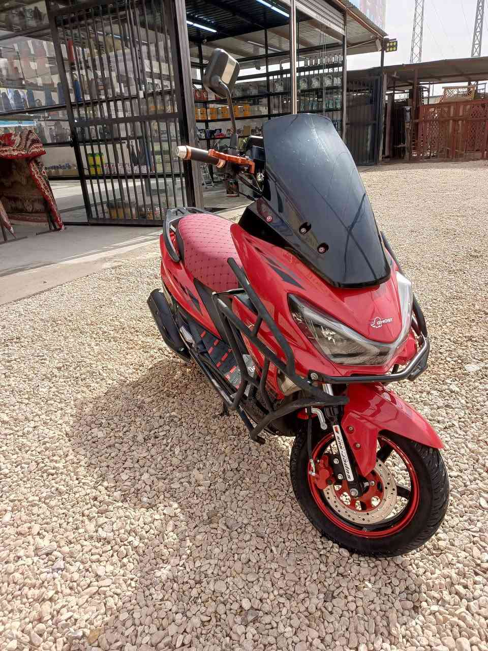 دراجه. للبيع. سكنز. فورزة. ***********
