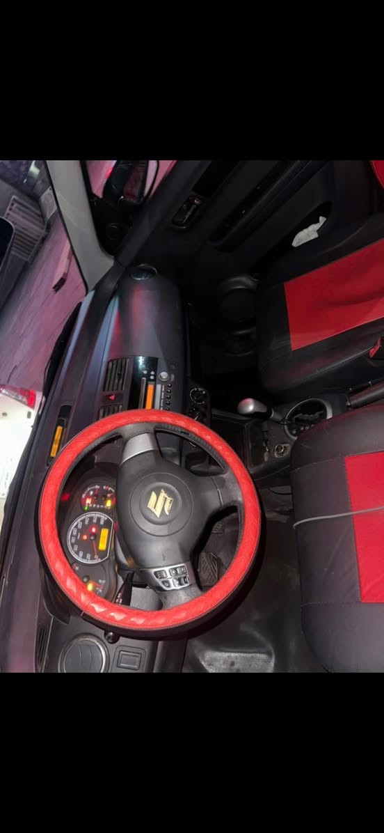 سوزوكي سويفت موديل 2010  الاتصال على صاحب السياراه *********** الاستفسار السعر ٥٥ ورقه
