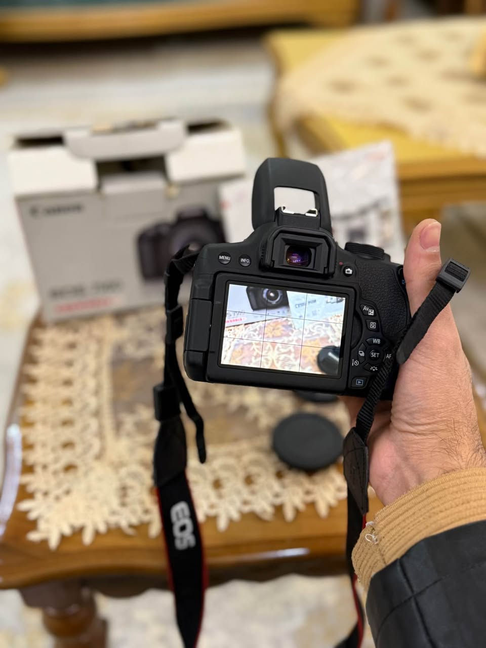 كامره جديده بشكل ما مستخدمها على كد كم صوره يجي وياها رام لشاشه لمس وملحقاتها وياها سعرها ٥٠٠ وبيها مجال مكان بغداد حي الجهاد 
*********** بغداد, العراق
