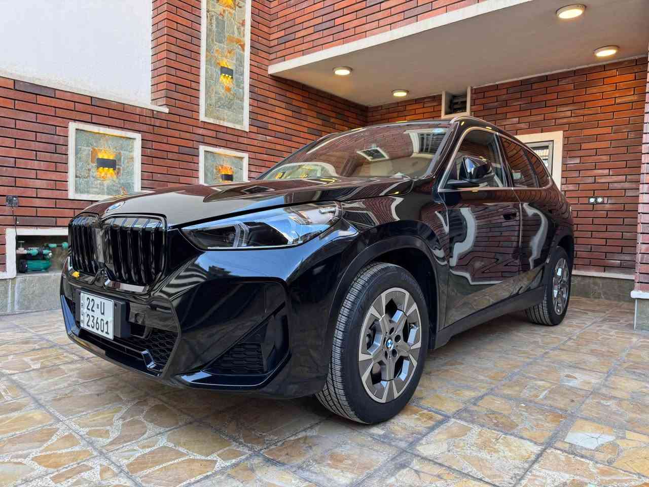 💰 السعر: 28,500 دولار فقط

📞 للاستفسار: ***********
العنوان / الدورة شارع ابو طيارة 

🔥 BMW X1 موديل 2023 – فول مواصفات حقيقية 🔥

🚗 العداد: 17,000  فقط
🚗 اللون الداخلي: أوف وايت فاخر
🚗 سيارة بحالة شبه جديدة جداً

⭐ أهم المواصفات والتجهيزات:
• Head-Up Display (داتا شو) عرض المعلومات على الزجاج الأمامي
• نظام 5 كامرات (360°) رؤية محيطية كاملة
• شاحن موبايل وايرلس
• نظام صوتي فاخر Harman Kardon
• فتحة سقف بانوراما
• باب صندوق خلفي كهربائي
• إنارة ترحيب عند فتح الأبواب
• إنارة محيطية داخلية متعددة الألوان (Ambient Light)
• دخول ذكي وتشغيل بصمة
• شاشة معلومات وترفيه كبيرة
• حساسات أمامية وخلفية مع كاميرا رجوع
• إضاءة LED حديثة
• مقاعد جلد أوف وايت فاخرة
• ستيرن متعدد الوظائف
• مثبت سرعة (Cruise Control)
• رنكات ألمنيوم أصلية

🟢 الحالة:
✔ بدون صبغ
✔ بدون تبديل
✔ استعمال خفيف جداً

🚗 سيارة نظيفة جداً وفول مواصفات، فرصة مميزة لعشاق الـ BMW.

📞 للاستفسار: *********** بغداد, العراق
