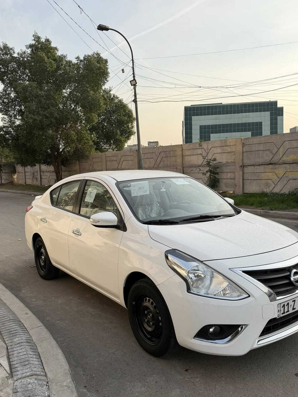 السلام عليكم عندي سني موديل 2025 ماشيه 19 الف مكفوله كفاله عامه من ضربه صبغ بارد فقط رصعه ممسويها بالباب مال الصدر من جوه  رقم بغداد باسمنه مكاني بغداد حي القاهره
السعر 129 ورقه بيها مجال بسيط للمشتري
للاستفسار ***********
