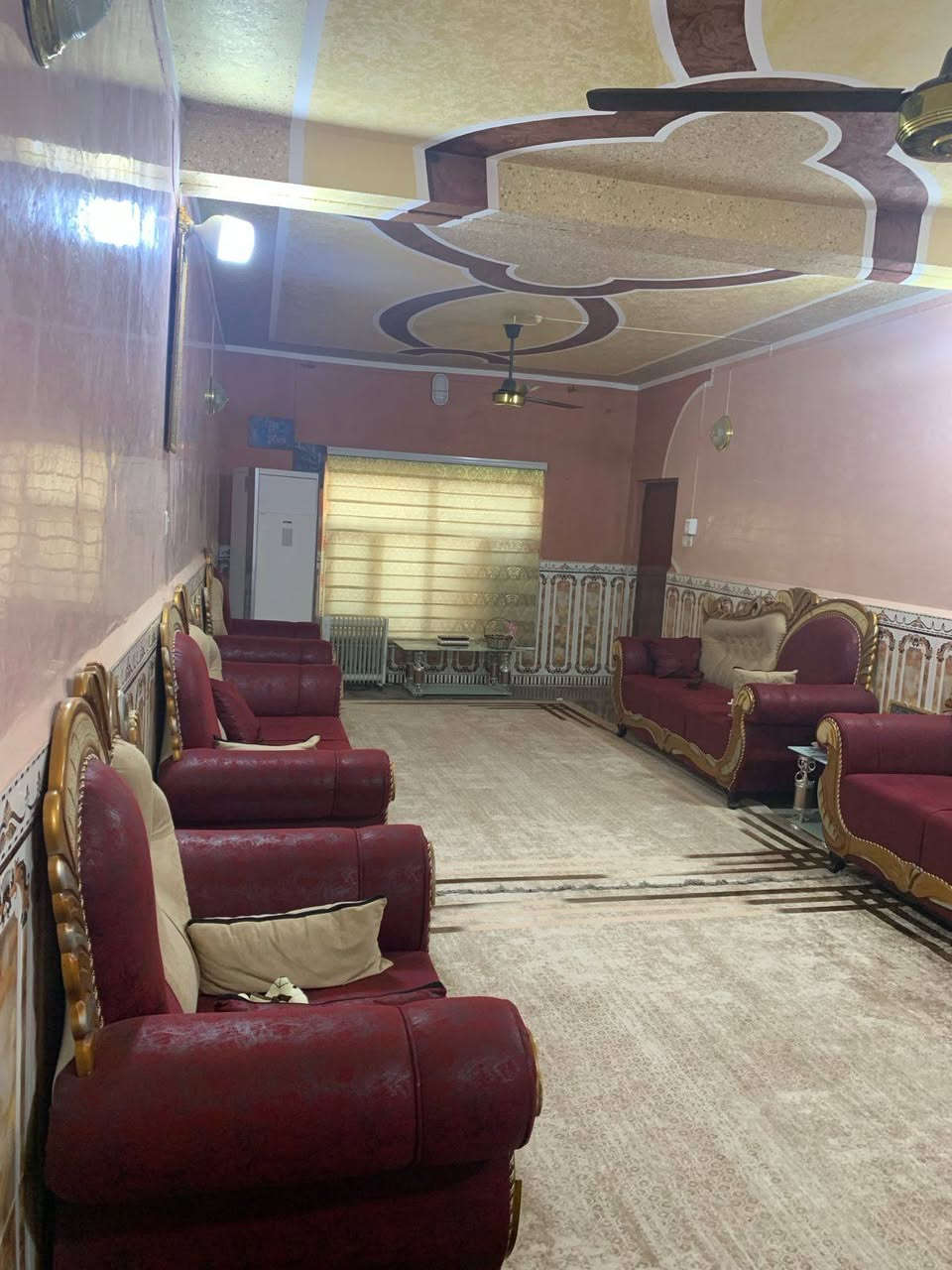 دار للبيع في ام الخيل الاولى/ ديوانية المساحة 180 بناء 2012 نزال 20 واجهة 9 متر - كراج صحيات خارجية مع حديقة برانية 9 متر غرفة نوم وصالة ومطبخ وحمام + صحيات داخلية والطابق الثاني غرفتين نوم وصالة البيت بي سطحين + بيتونه للخزن العنوان الشارع الرئيسي السايدين مقابل صيدلية البستان الفرع الثاني البيت الثاني بداية الفرع قبل فرع شارع البلدية ركن اعدادية دمشق للتواصل مع البائع ***********
