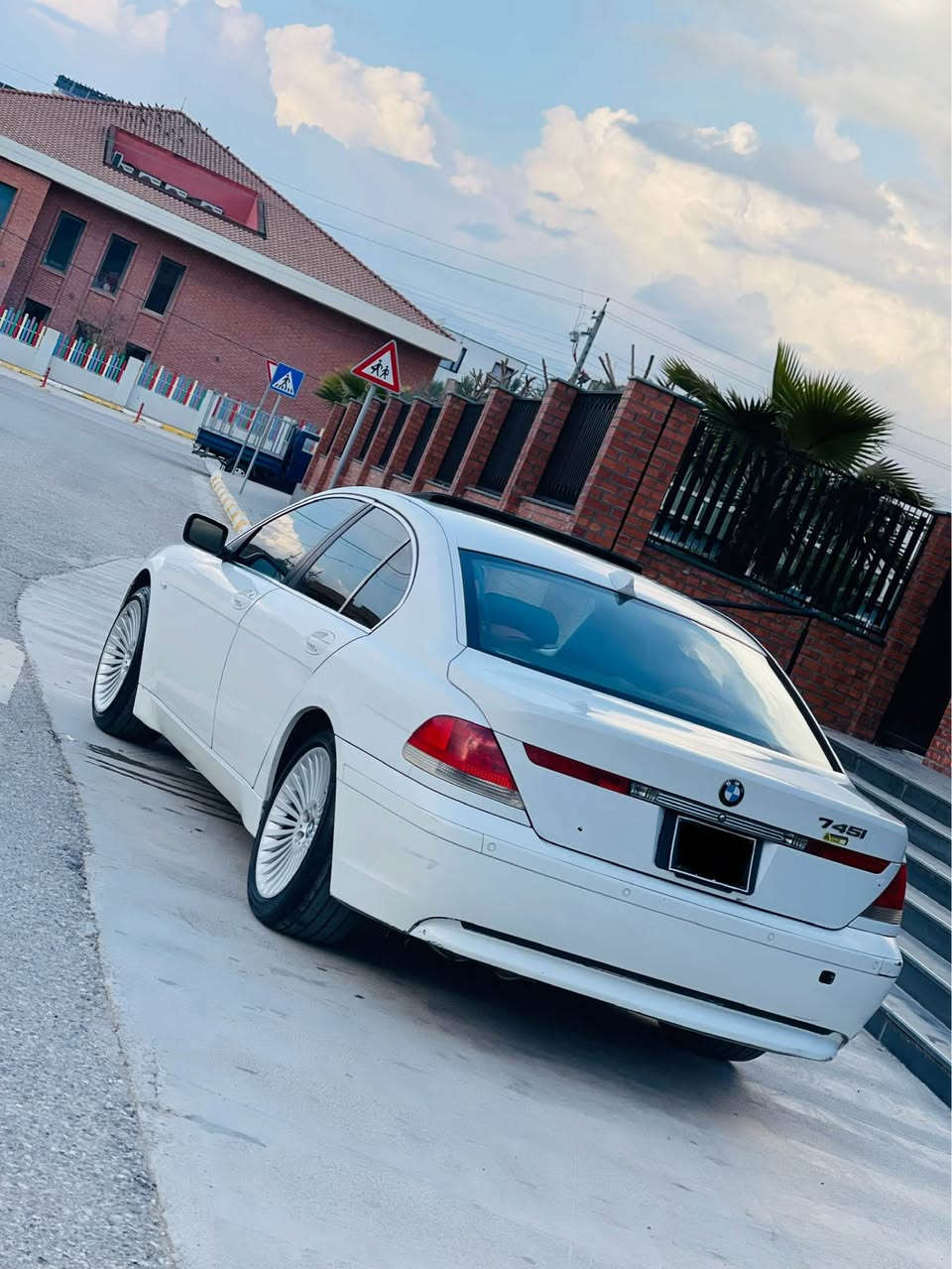 bmw 745i v8                              وات وات فرۆشتنی خێرا .سلاو لە هەموو لایەک  وات وات مۆدیل٢٠٠٥ ساغە مووس و براوە نیە فوول فوول مواصەفاتە داعمو لێدراو بۆیاخی نیە سەیارەکە لە رەسمەکان جوان ترە ٤ کوشن کارەباو هیتەر سلاید تەبرید سارد و گەرم مەزبووت بەصمە یەک هەفتەتە تاقمێ تاتەی لۆکم بۆ بەستووە هەموو کارەبای گیانی ئیشەکات  کۆدی ئاسایشی بۆ کراوە سعری ٥٥ گەلایە خوار بازار ژمارەی موبایل *********** شوێن   هەڵەبجەی شەهید   تکایە مووشتری نیت سەمان مە ئێشێنە لەگەل ڕێزو حورمەتم حلبجة, السليمانية
