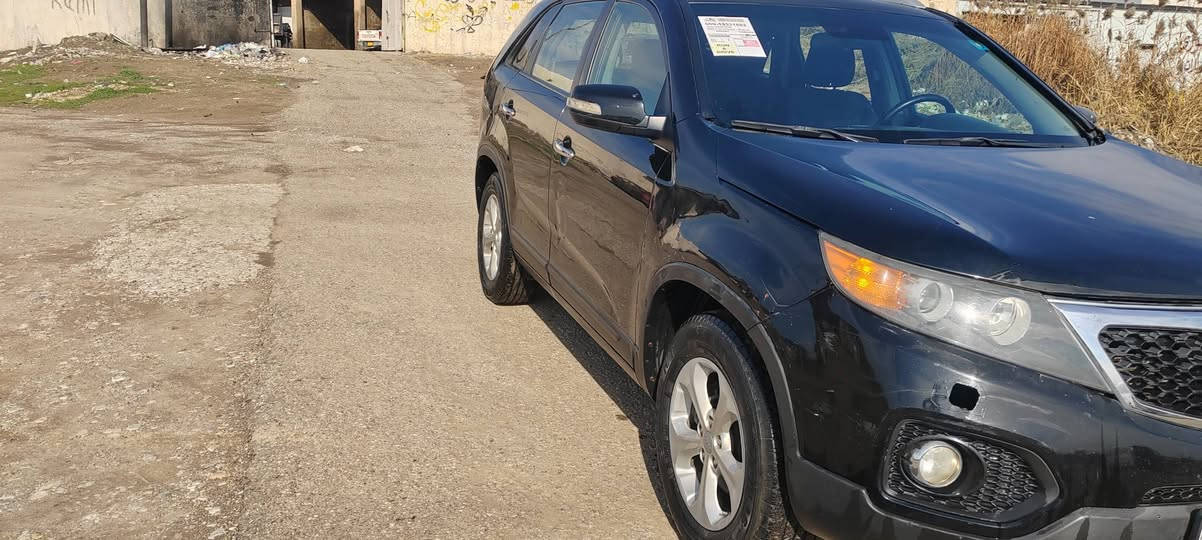 سورنتو 2013 رقم نينوى شرط التحويل كابون بانزين بيها قطعتين صبغ وقطعة بارد مكينة 2400 السعر 120 وبيها مجال شراي اتصل ***********
