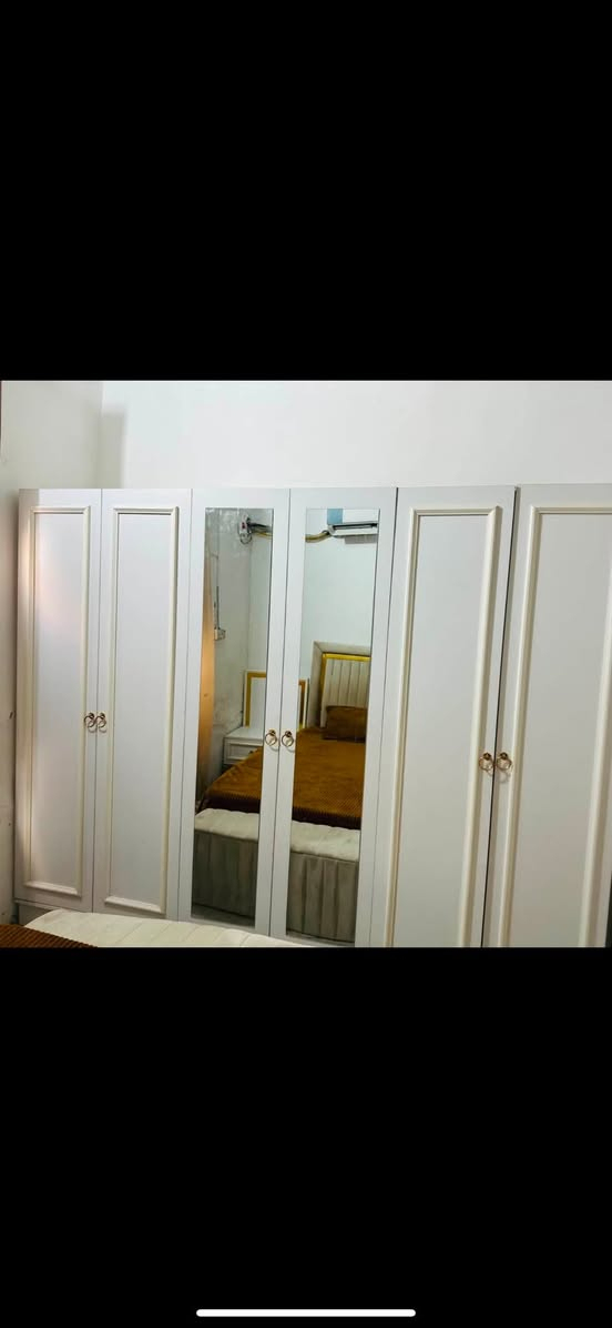 السلام عليكم عيوني غرفه استخدام قليل 8 قطع سعرها 800 وبيها مجال
***********
