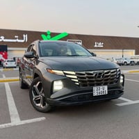 توسان 2023 ( بدون ايرباك ) فول مواصفات جديدة جدا وع وضع الشركة نظافة ١...