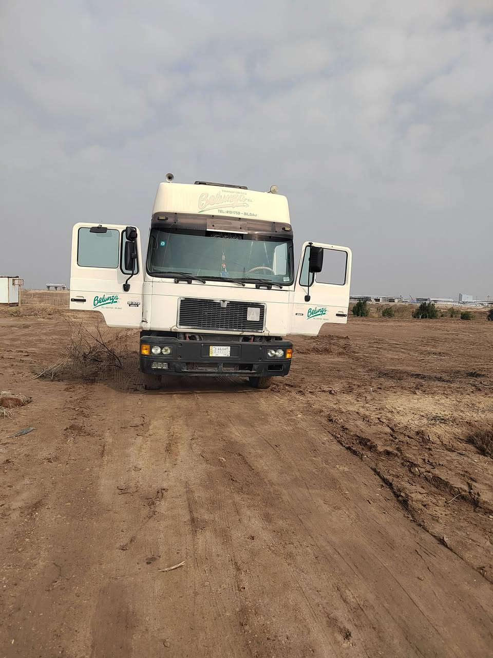 السلام عليكم سياره مان للبيع مديله 1993مكينه وكير مكفول مكينه سايس عشره مال تجاره قبق عالي اكسن جياف رقم بغداد مشروع وطني سنويه سنه 28تنتهي لسع 80بيه مجال اتصال على هذا الرقم ***********
