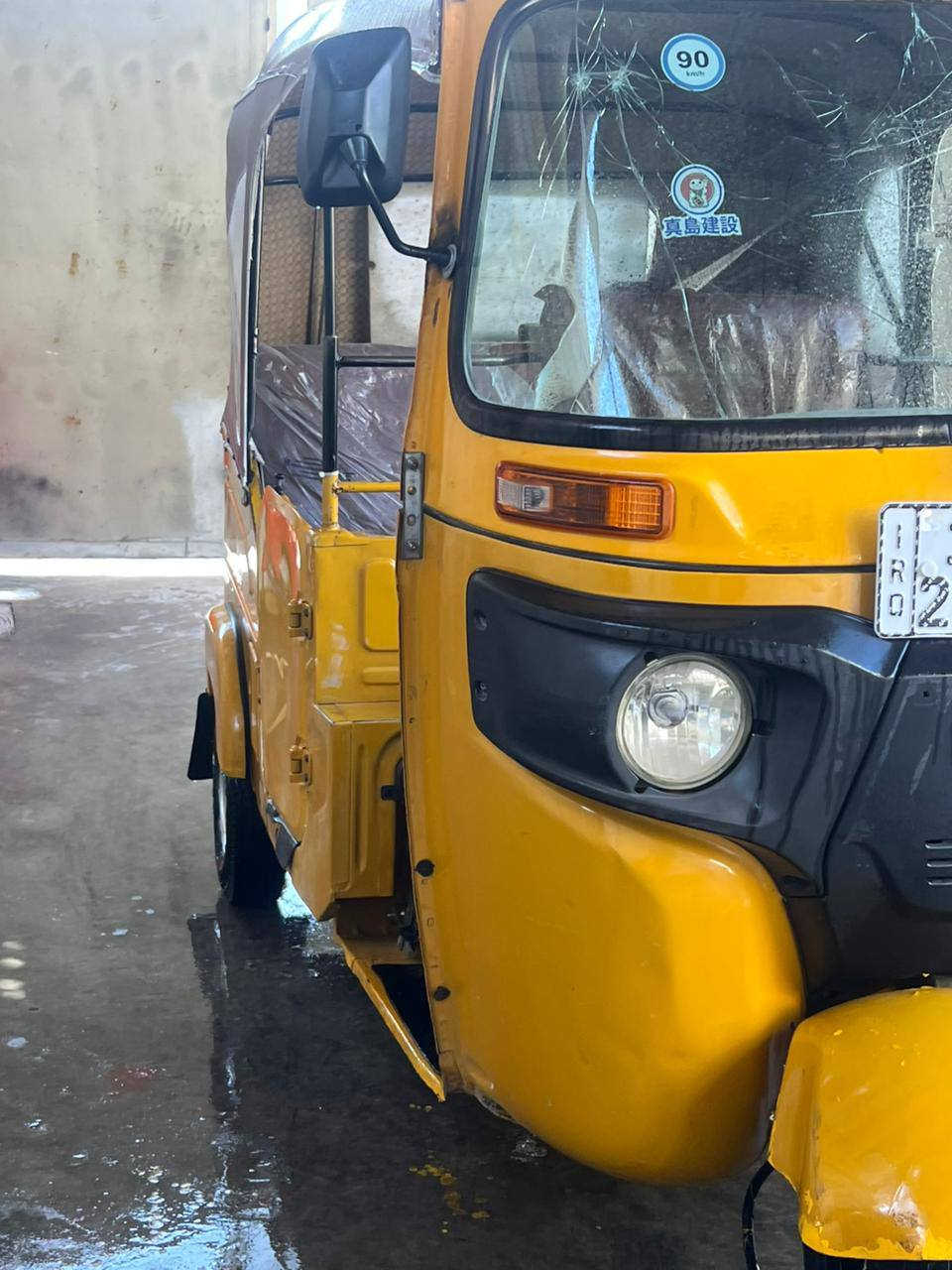 سلام عليكم مره خصت صاحب الكروب تكتك موديل 2021 نضافه فول ما عده دوس معمره والباقي  مكفول مكاني بغداد بغداد جديده رقم بغداد انكليزي بسمي تحويل ثاني يوم انتصال على الرقم التالي ***********
