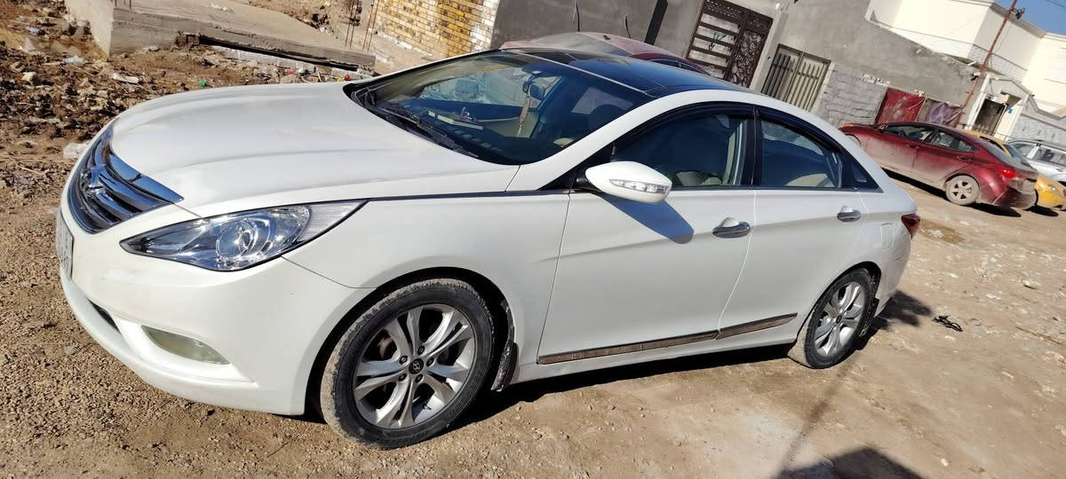 بسم الله الرحمن الرحيم  سوناتا رقم بغداد ثاني يوم تحويل ٢٠١١ مكفوله من كلشي. فول مواصفات عدا البصمه خليجيه ٢٤٠٠ دوش. مال جناي والله حله شارع ٨٠. السعر ١٢٥    ***********
