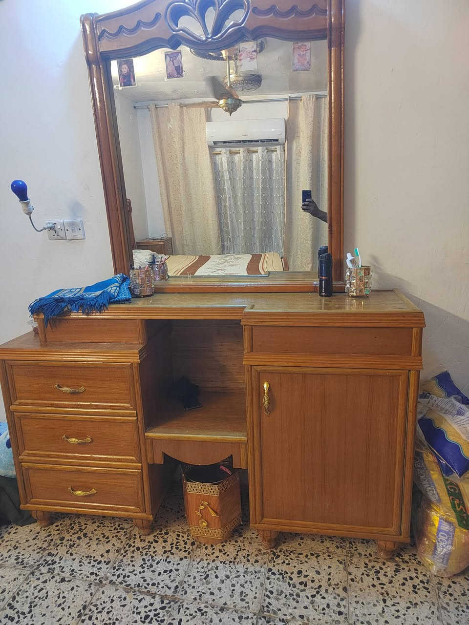 سلام عليكم شباب غرفه نوم للبيع صاج تكمه كنتور6 أبواب و ملحق سعر مليون و ربع العنوان تقاطع درويش رقمي ***********
