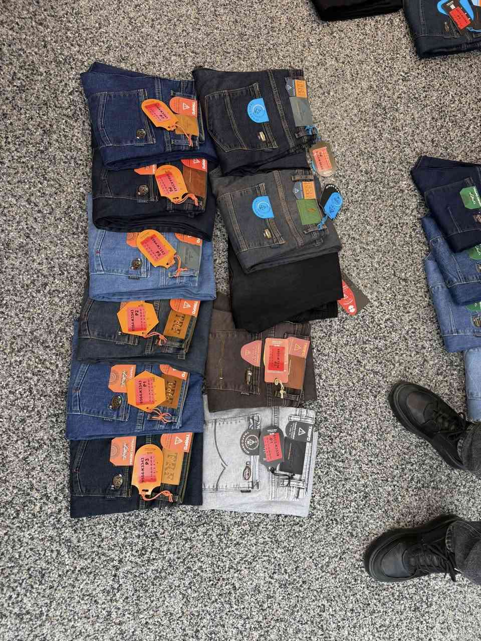 مجمع سيد حمزه للملابس الرجالية والتجهيزات الرياضية العنوان العمارة حي الرسالة يتوفر لدينا بنطرون كابوي اصلي  
ترافو

‏القياسات 32 الى 42￼

سعر 25 الف

 ***********https://t.me/joinchat/USt2HU6VyUnB90hS
