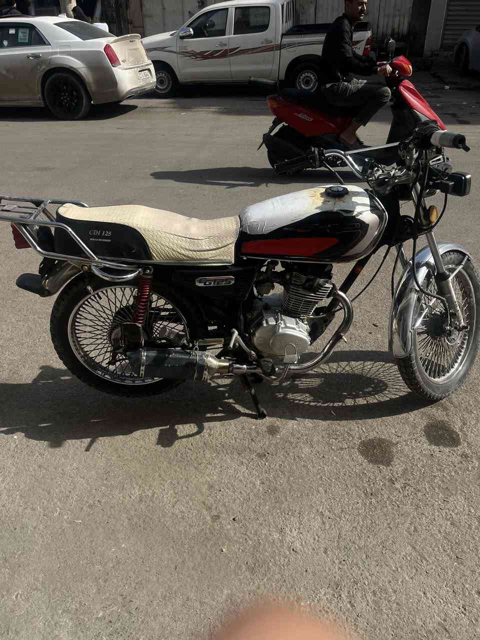 السلام عليكم سافان مديل 2023محرك اصبانه ما محطوط عليه ما مامفتوح ابد  دراجه تخبل بيها نقوصات بصيطه كلش نقصها بس باتري محرك كفاله عامه السعر 350وبيها مجال مكاني بغداد البياع الشراي يتصل ***********
