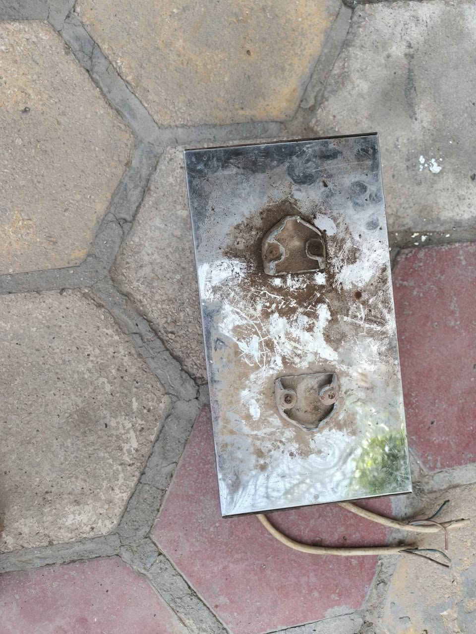 ماكنة لحام محولة رافع قدرة
شرط الشغل ***********
