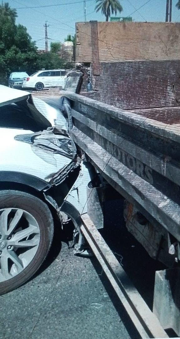 السلام عليكم ورحمه الله وبركاته
سنتافية 2013 وراد خليجي
 7راكب 
ثلاث قطع تبريد 
مكينه وكير وحدادة كفالة 
 حادث بنيد فقط سياره مرتبه 
 محرك 4 سلندر
 رقم واسط المكان بغداد 
السعر 155 وبيه مجال بسيط 
***********
