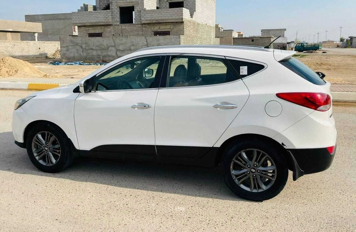 استيراد خاص اسرائيلي اعلى مواصفات
توسان 2014 كوري
محرك 1600 GDA 
رقم بغداد دولي باسمي
فول مواصفات قطره صبغ مابيه
السياره بصمه تبريد لمس بانروما كشنات جلد حساس امامي خلفي كامره لد امامي 6 ايرباك ستيرن كهرباء  
ماشيه 178 الف كيلو 
مكان السياره صلاح الدين قضاء بلد
للاستفسار 
*********** 
***********
