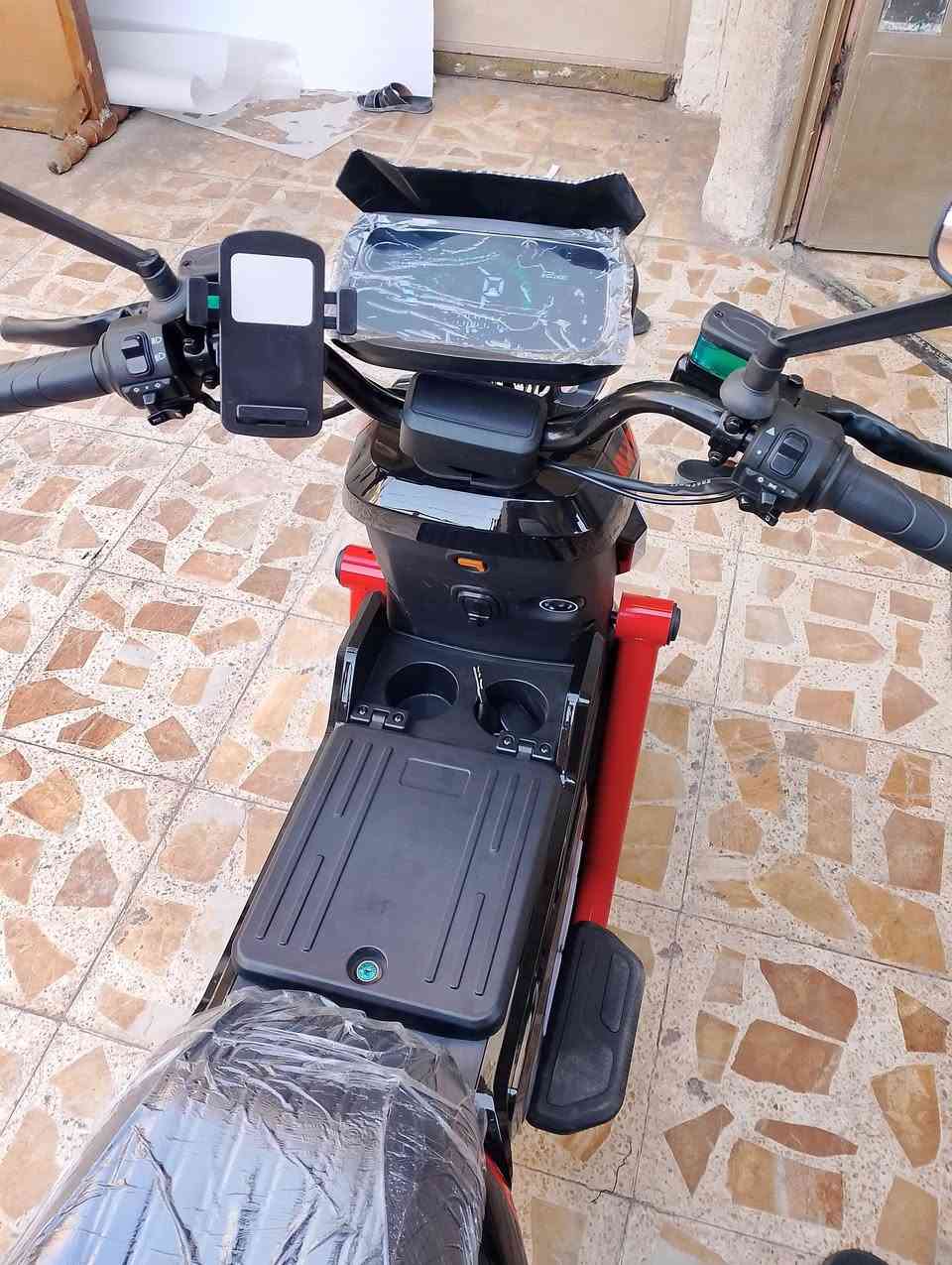 سلام عليكم دراجة شحن موديل 26 /5بطاريات 25Aفعلي فول مواصفات ملف 2000 نضام تبريد  السعر/750بيهة مجال والدراجة تاخذهة عل فحص اي نقص مابيهة  المكان بغداد الزعفرانية/***********
