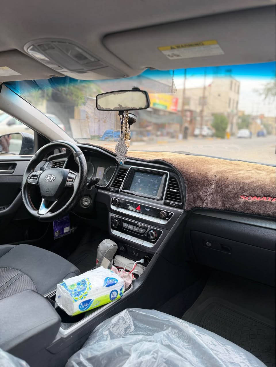 هونداي سوناتا موديل  ٢٠١٨ وارد امريكي محرك ٤ سلندر ٢٤٠٠ نضيف جداً حادث بنيد فقط ومامبدل  صور الحادث بلمنشور فول عدا الفتحه مواصفات (كشن تدفئه / كشن كهرباء / رادار / اشاير بلمري / ٣ انضمه قياده / لد امامي ) طخم تأير وحدادة وتبريد جديده
رقم بصرة  شرط التحويل .

مكان السيارة البصرة
السعر ١٣٥
للاستفسار : *********** البصرة, العراق
