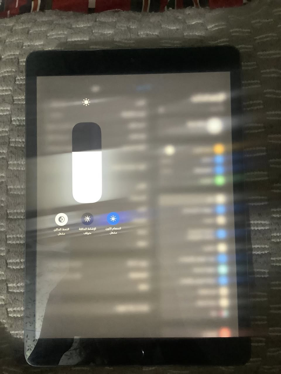 ايباد للبيع نضيف مابي اي خلل تجي تفحص بلباب سعره ب125مستعجل مكان الحريه دور نواب لضباط ***********

