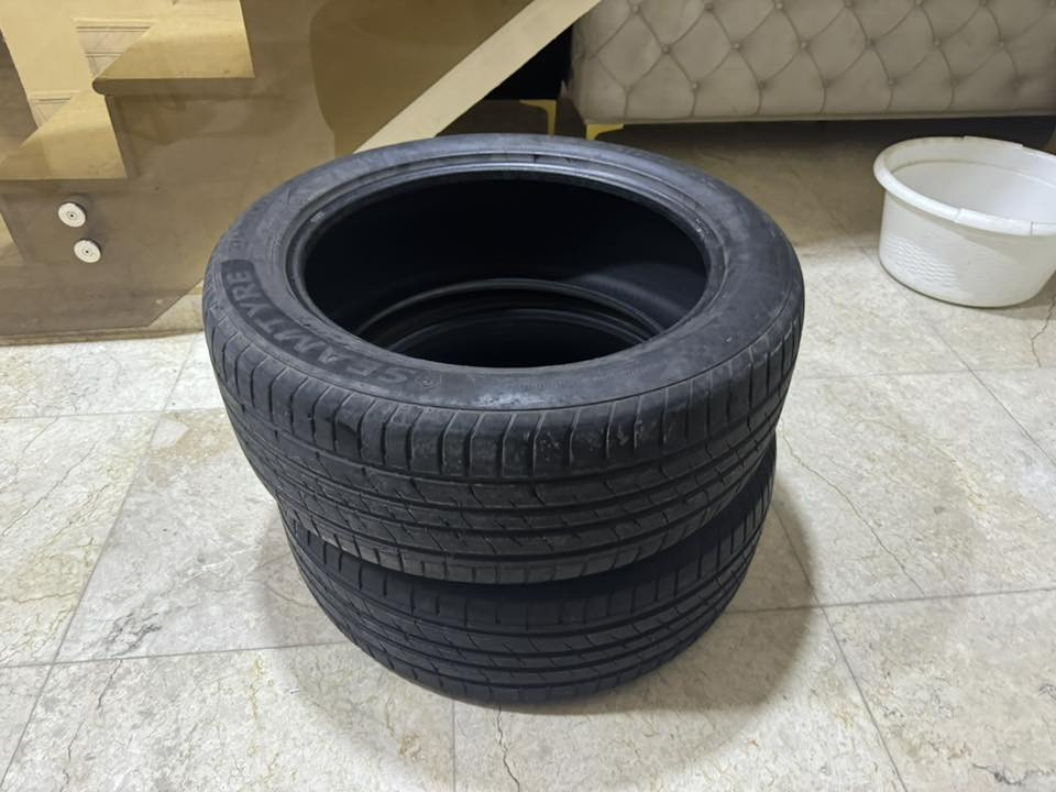 زوج تايرات حيل نظيفات لا بنجر ولا ضرر الزوج ب120 الف مكانهم بغداد-السيدية ***********
