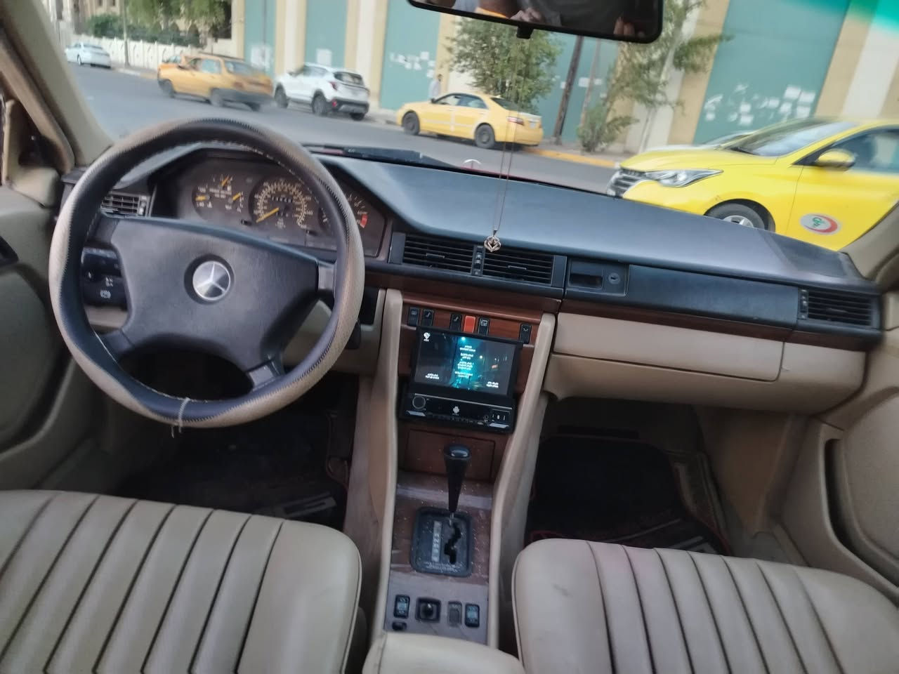 السلام عليكم. للبيع دب 300 موديل 89مكينه كيربلاد قواعددبل تبربد رقم بغداد بااسمي السعر72 اتصال فقط *********** مكاني بغداد @
