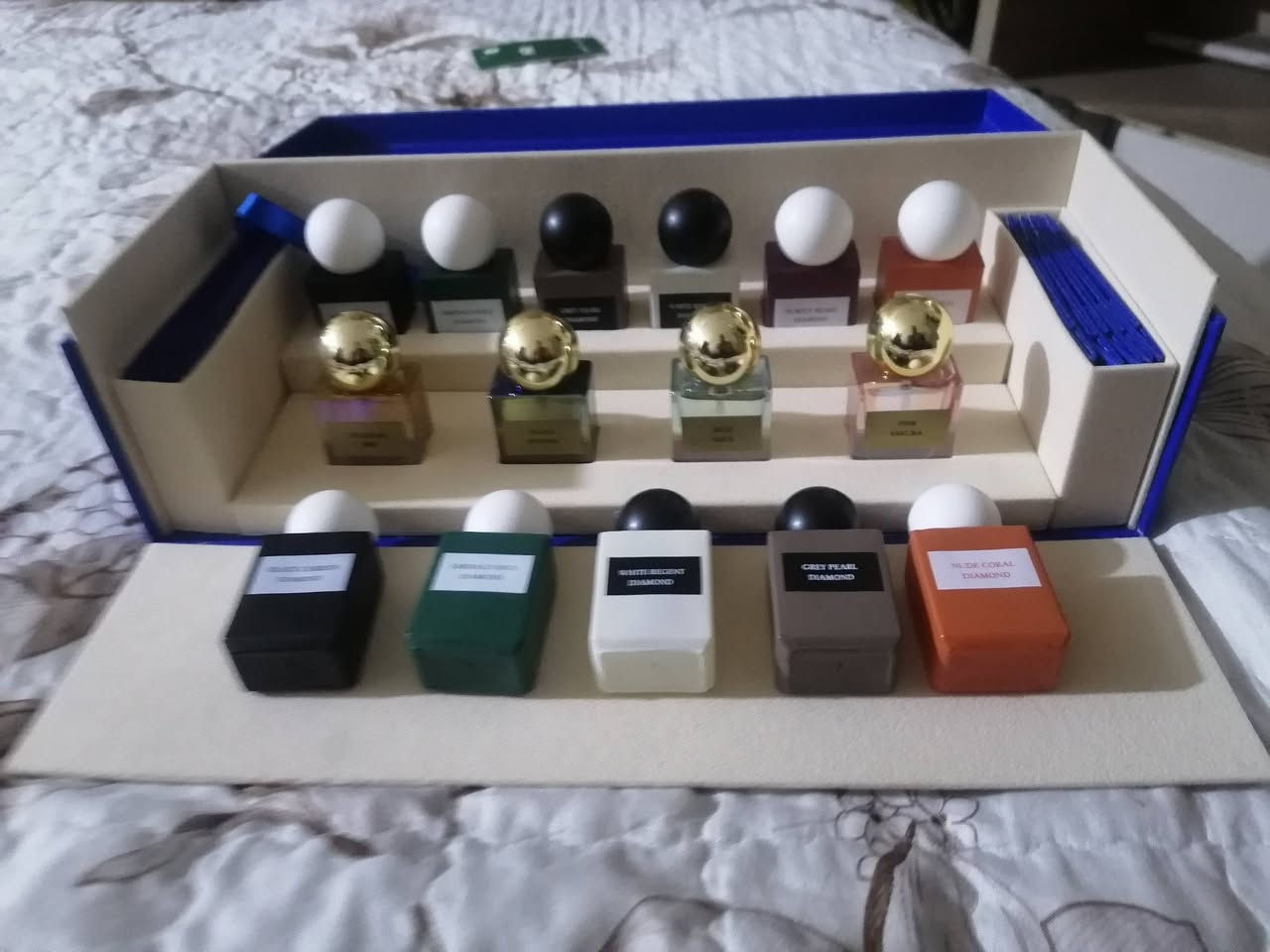 بكج ميني دايموند ابراق من ابراهيم القرشي كل عطر ١٠ ملم ذني بكج و ٥ قطع يعني كلهن ١٥ قطعة وشرط اصلي اصلي مو ماستر ولا كوبي ٧٥ الف قفل اليعامل لا يراسل لطفا


**إذا كنت صاحب هذا الإعلان وتريد حذفه لأي سبب، رجاءا أرسل رسالة إلى الدعم الفني**