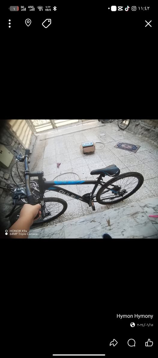 السلام عليكم ورحمة الله بايسكل حجم 24 صيني صجم مال تاير الخلفي واكع وآل البركات ميشتغلن المكينه  تشتغل وحده بس للبيع أو مراوس بطه 24 أو 26 السعر 70 وبي مجال رقم تلفون🩷 *********** العنوان الأمين الثانيه شارع الرامل
