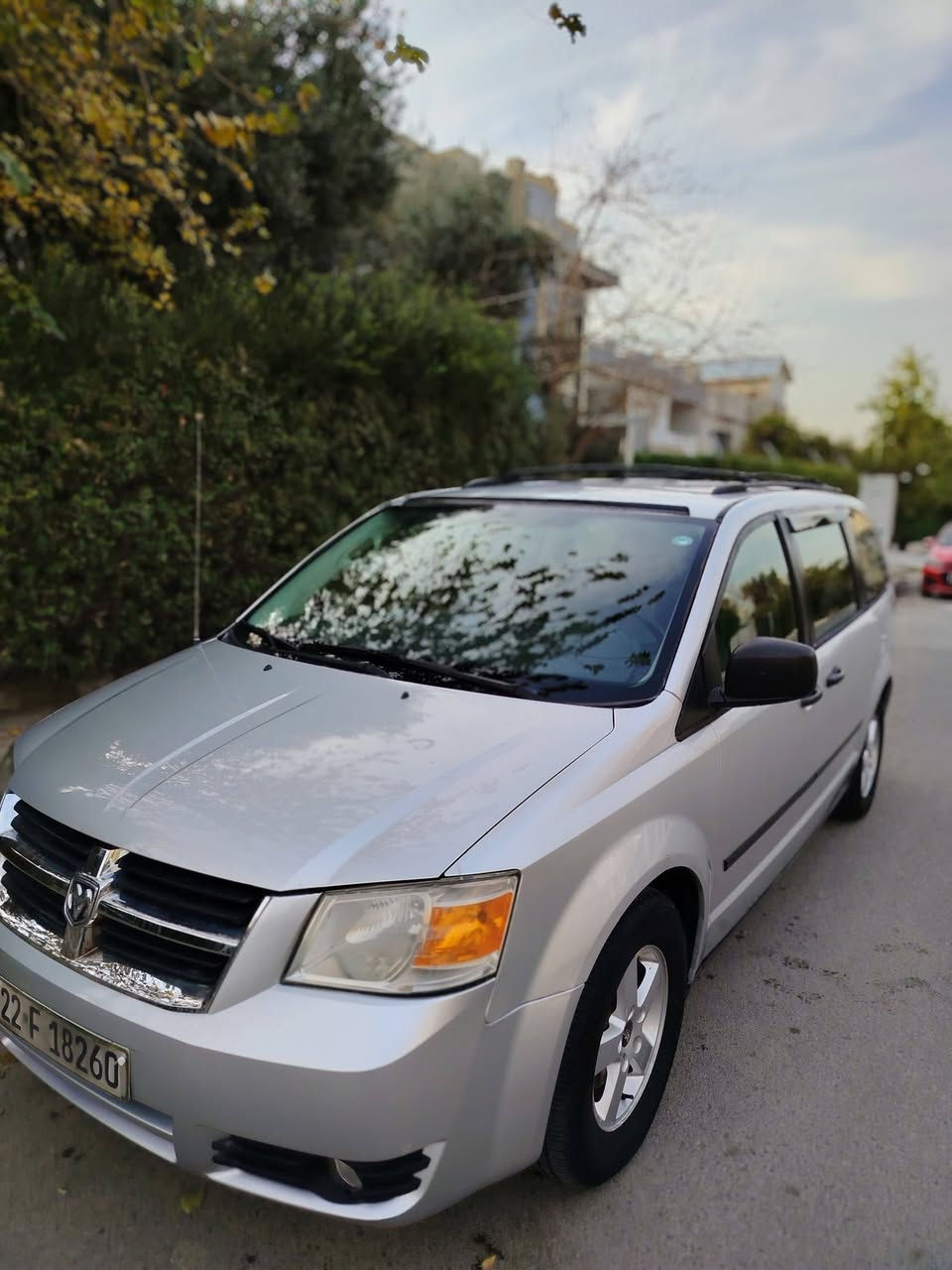 للبيع دوج كرفان 2008
لون سلفر
رقم اربيل انكليزي 
3 قطع تبريد 
6 جامات كهربائيّ 
محرك كير شرط 
ابواب وصندوق ميكانيك
مكانها موصل حي السكر 
113 السعر 
بدون ايرباك 
بدون دواخل 
بيها بالهلا
صبغ 3 مكانات
***********
***********
