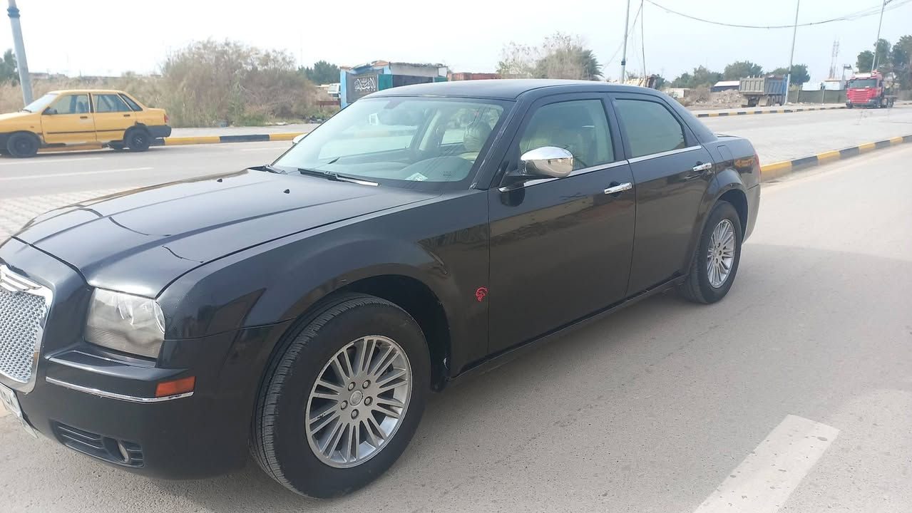 اوباما موديل 10
حداديه جديده 
تخم تاير 
مكينه وكير جدد
بيه طختين خفيفات قطعه وحده تبديل موضحات بالسونار 
سعر 115
***********
