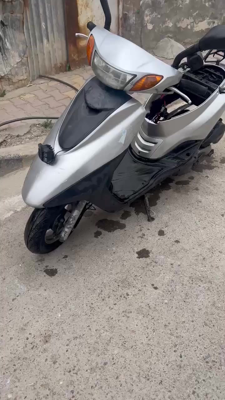 تفاصيل بل مقطع بس كبرت تعبانه فاقط دراجه وين ما عجبك طلع بيه وراقه ضايعه سوي مكتبه اني وياك كفلك من سرقه شراي يخابر *********** السعر 550
