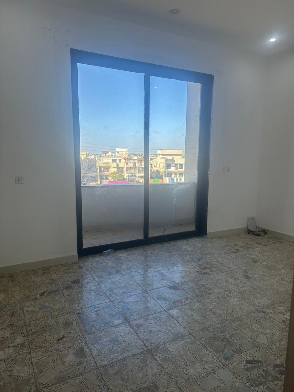 السلام عليكم شقه الايجار الشعب على شارع العام مجاور محطه سما بغداد الاستفسار ***********
