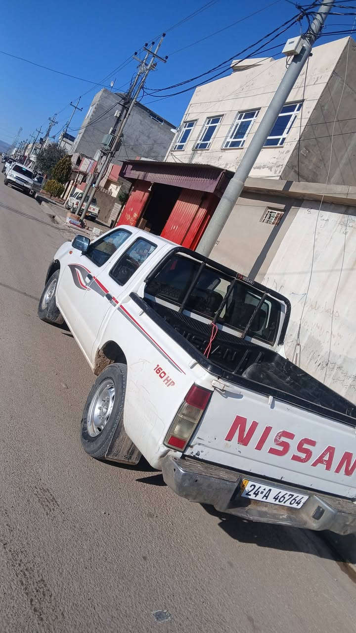 نیسان  بوفروشن مودیل 2012رەقم سەنەوی نیو هەتا2031گیرو مەکین شەرت سبوخ حیزم رەش پوش بی لیدان سعر 115وە مجل رەقم ***********
