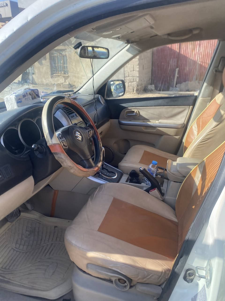 سازوكي فيتاره 2014 مكينه مجفته تجقيت بلاد خير من الله السياره تبريد تخم تاير رقم بغداد سنويه لل27  بأسمي مكاني بالبصره  السعر 85 تلفون ***********
