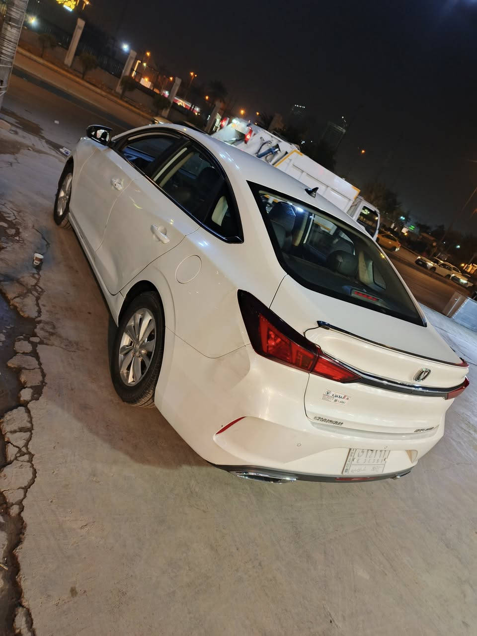 السلام عليكم شانجان ايدو بلاس موديل 2024 ابيض اللون ماشيه 69 حرة  السونار مرفق  ويا الصور بدون دواخل تصليح الشركه السعر  100 ورقه قفل كير ومحرك مكفولات وتخم تاير جديد تبريد ثلج رقمي *********** مكان السياره بغداد حي الجهاد الشراي يتصل واتساب او رقم  تعديل ع المنشور السابق بسبب عدم تواجد السونار
