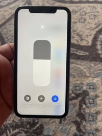 ايفون ١١ عادي بنفسجي فاتح الذاكرة ٦٤ البطارية ٧٥ الجهاز وتربرف ممبدل ب...