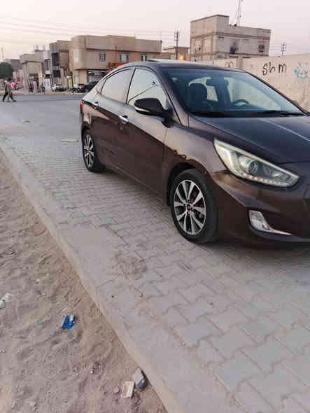 سلام عليكم اكسنت 16 خليجي للبيع
محرك 1.6 

اشاير بلمري 

تحكم استيرن 

فتحه سقف 

بيه 4 قطع 

سعر 95 وبيه مجال ***********
