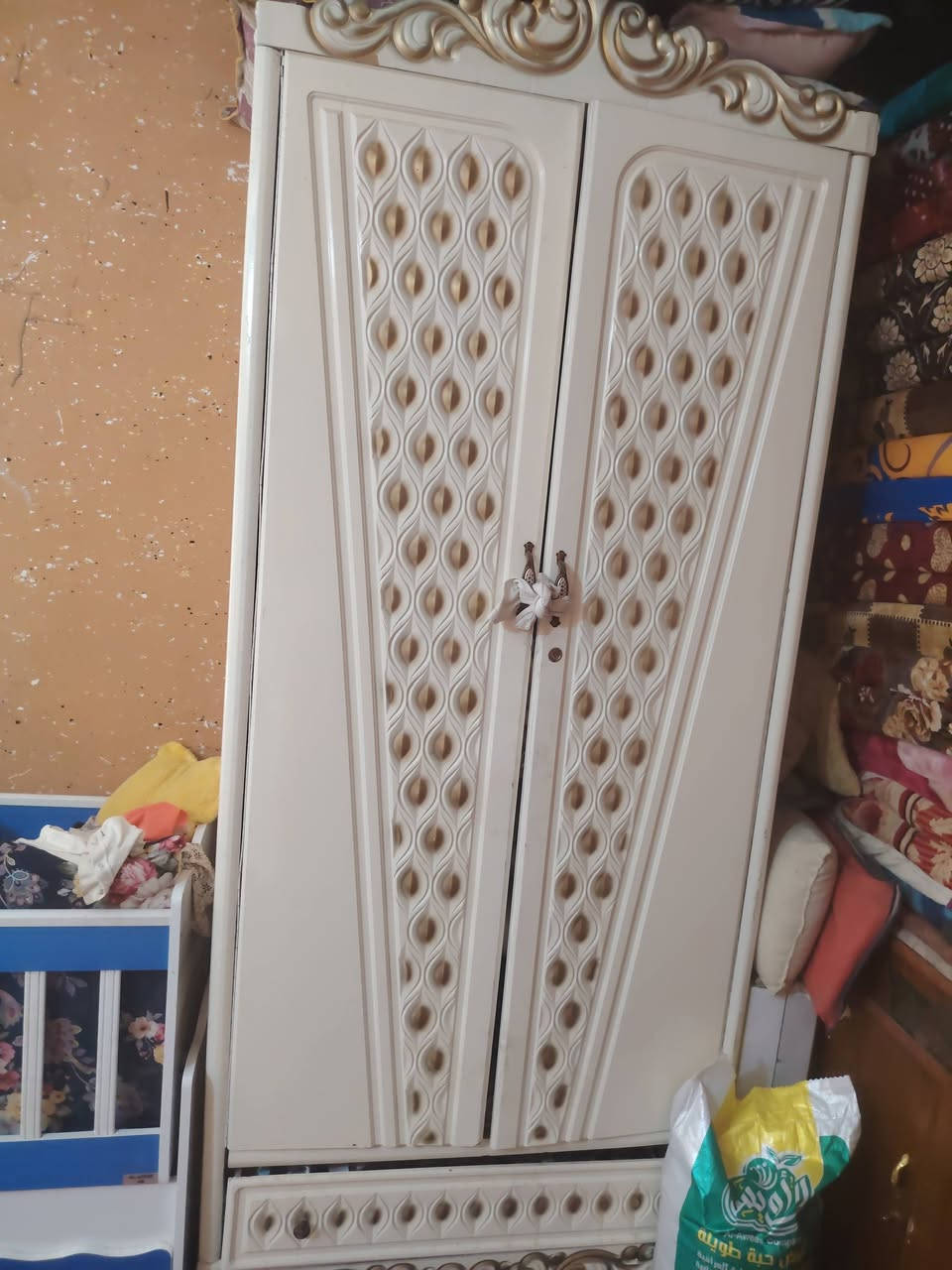 غرفه البيع نضيفه جدا البيع خشب درجه أولئ مكاني بغداد ابو غريب *********** واتساب
