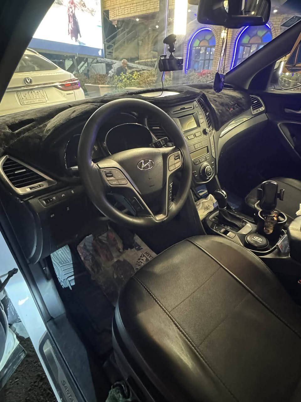 السلام عليكم  للبيع سنتافيه موديل ١٥ خليجي فول مواصفات مكفوله شرط السونار  مكينه وكير عليهن صيانه تخم تاير جديد اصلي مكاني بغداد العظميه  ***********   السعر  180 ورقه وبيه مجال
