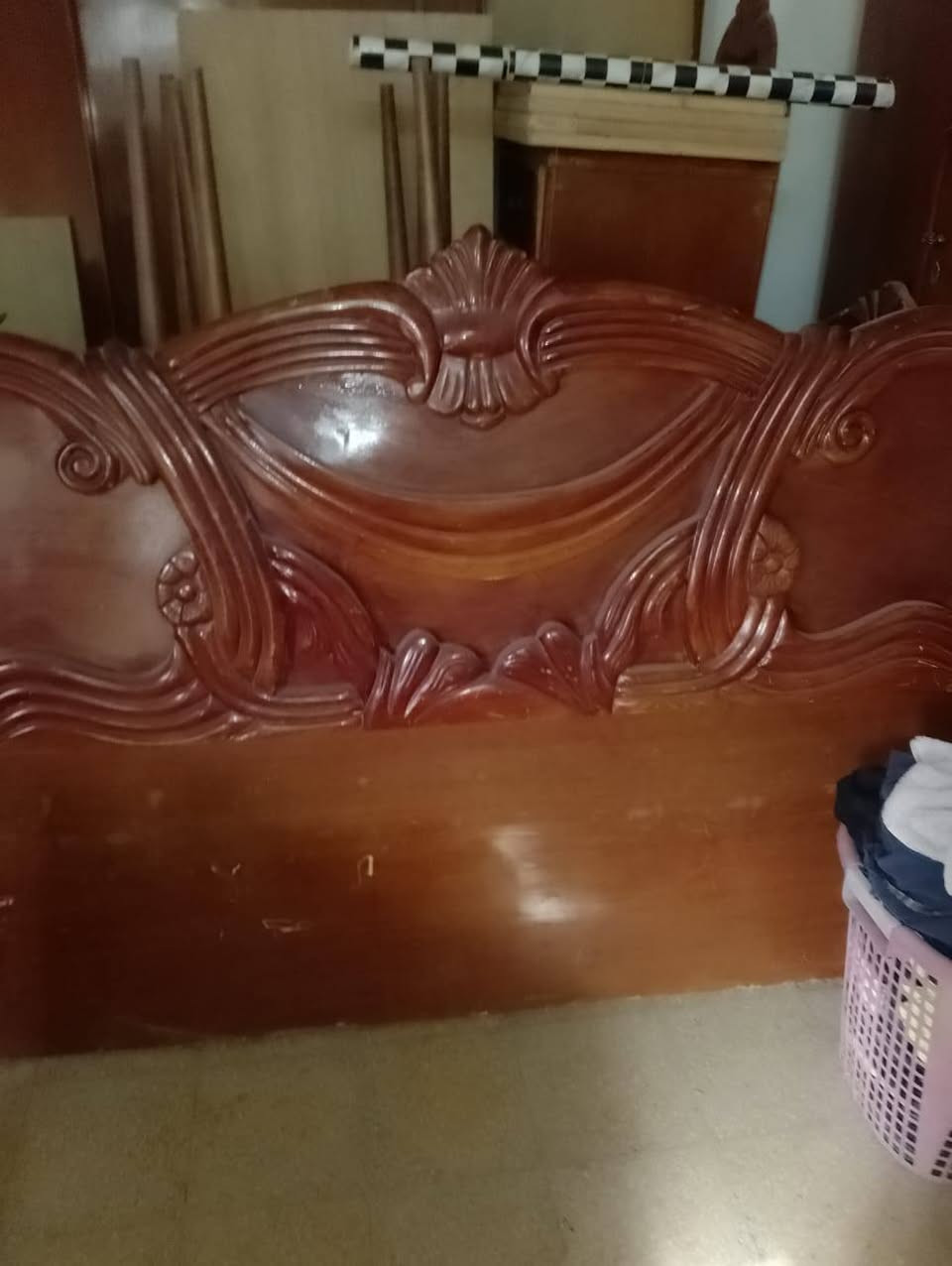 اغراض منزلية للبيع بسعر مناسب رقمي *********** مكاني بغداد شارع النضال
