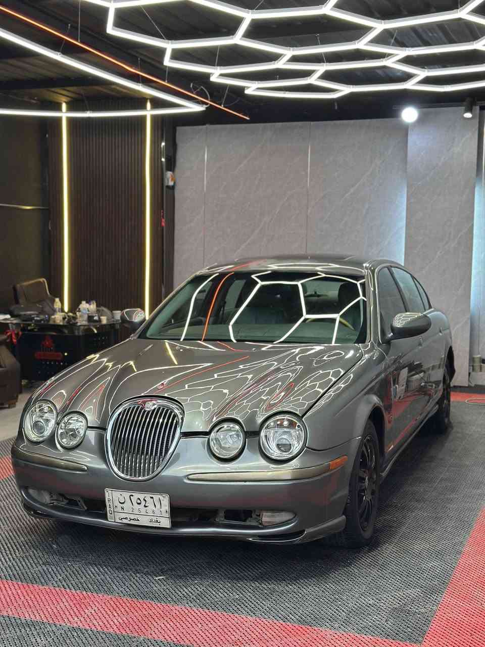 جاگوار اس تايب 2003✨

سيارة نادرة من الفئات الخاصة ✨

رقم بغداد باسمي تحويل ثاني يوم✨

مكينة V8 4.2 تنفس طبيعي🔥

السيارة ماشية 70 الف فقط !✨

الكهربائيات كلها شغالة ✨

تحكم بالمري كهرباء ✨

سايد بريك كهرباء✨

النوافذ اربعتهن اوتو ✨

عازل حرارة اشعة الشمس للجام ✨

تحكم كشنات + تدفئة بالكشنات + خزن ميموري✨

تحكم استيرن كهرباء ✨

سلايد روف ✨

وبعد بيها هواااي مواصفات ✨

السيارة كلين بدون ضربة فقط البنيد مصبوغ اثر جراد✨

السعر /  110 ✨

مكان السيارة داخل مجمع بسماية السكني ✨

الرقم / ***********  ✨
