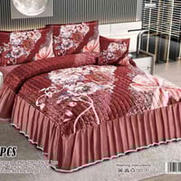 قسم المفروشات 🌸 🌸 نزلة سرير 4 قطع 🌸 تفاصيل ورد ناعمة تنسدل بهدوء على ا...