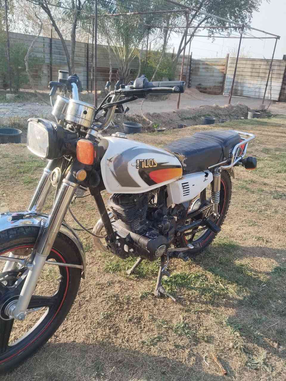 السلام عليكم دراجه ايراني للبيع/السعر 425الف دينار وبيه مجال  الموديل 2023  اوراق بيهه العنوان بغداد الشرطه الخامسه 
*********** الرقم بي واتساب
