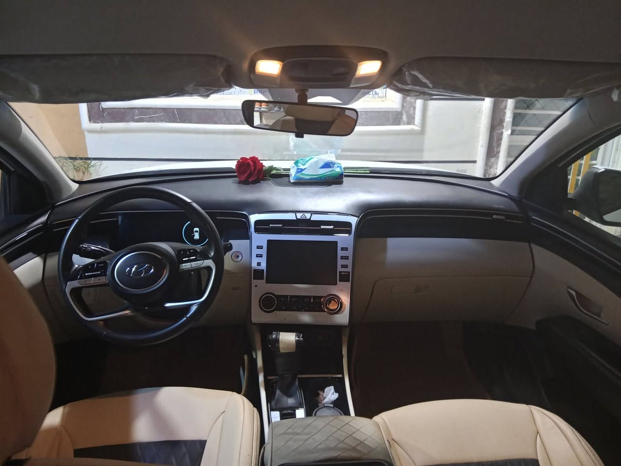 السلام عليكم
توكسان خليجي 2024 بابل باسمي 
فول مواصفات عدا البانوراما ماشيه 42 الف
 سياره جديده استعمال كلش قله
السعر 220$قابل للتفاوض 
العنوان:بابل نادر ثاني  
للاستفسار  ***********
