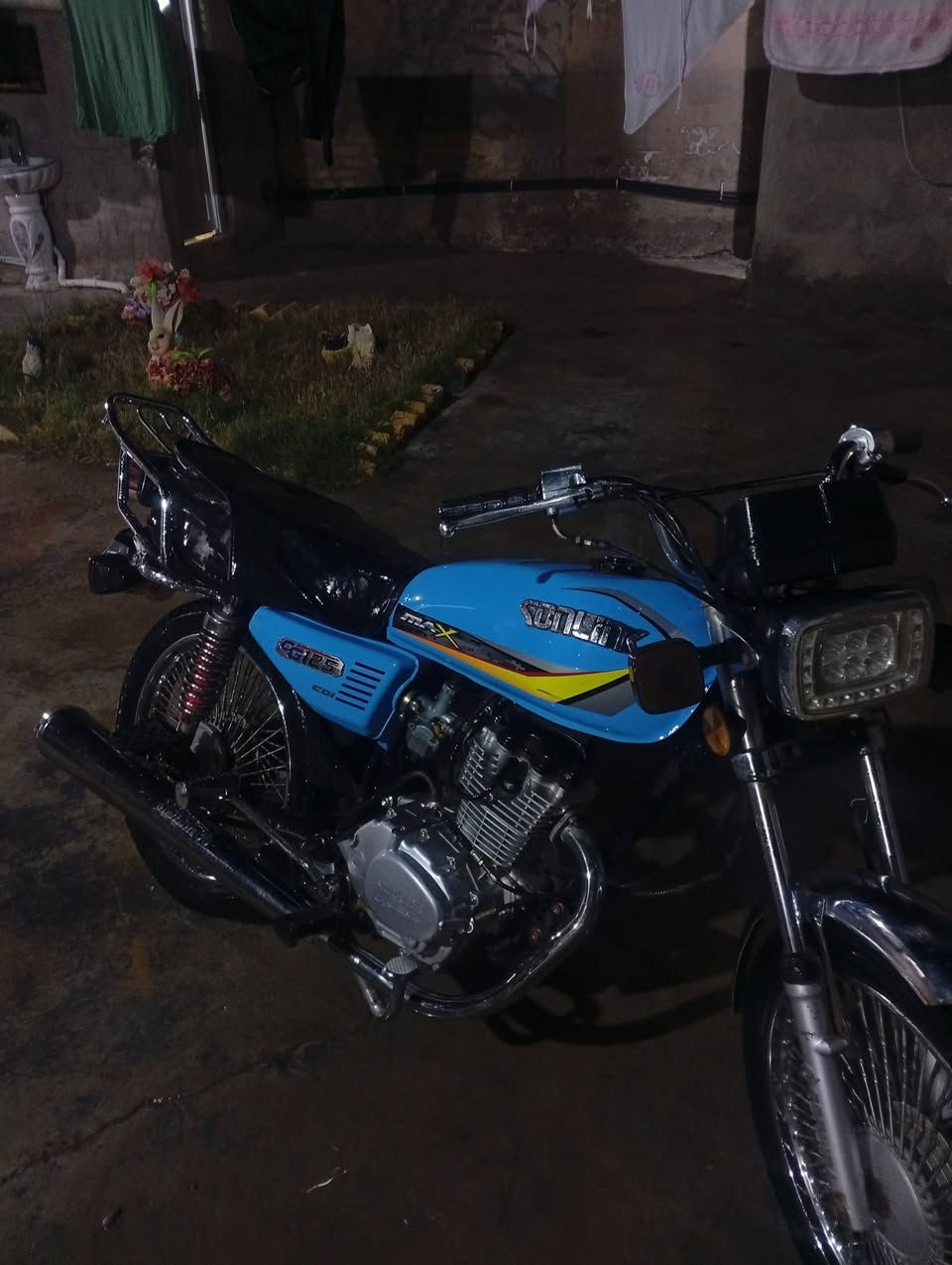 السلام عليكم دراجه سولنك موديل 22 الدراجه بيه صوت ب الكرام شفت 
السعر 375 وبيه مجال 
للتواصل ***********
