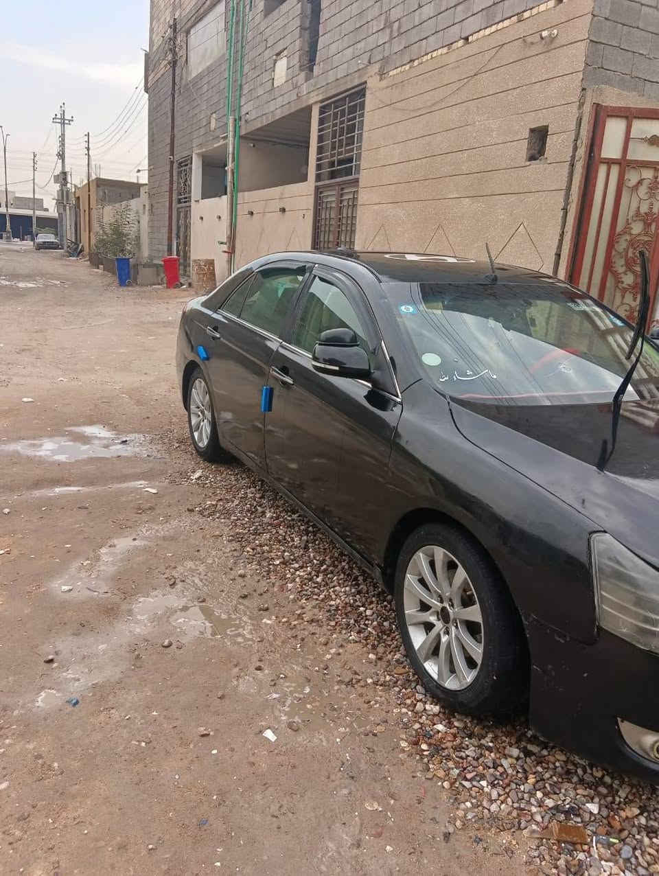 سلام عليكم سياره جيلي ام كراند مديل 13 الحجم الكبير السيارة بيها ضرب بيها معجون مصبوغه عام تجي تكلب  وتشوف بعينك كهربائيات كلهة شغاله حداديه نص عمر  سيارة حلوه نضيفه مال شغل  السعر 45 متواجد ع النت ***********
