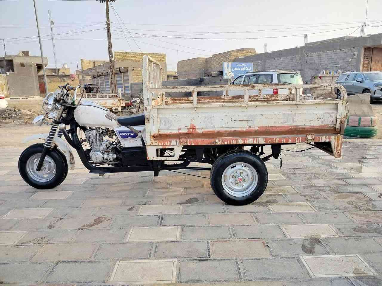 السلام عليكم ستوته للبيع مديل 13 اوراق اصولي شاصي كفاله محرك جديد كهربائيات كله  شغاله جاهزه السعر مليون و 100 وبيه مجال للشراي مكاني شطره وهذه رقمي ***********
